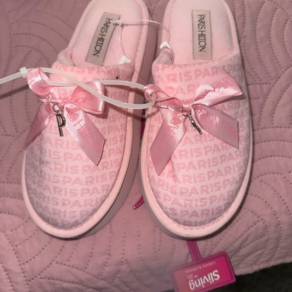 Paris Hilton Light Pink Bow Slippers - Picture 2 of 4